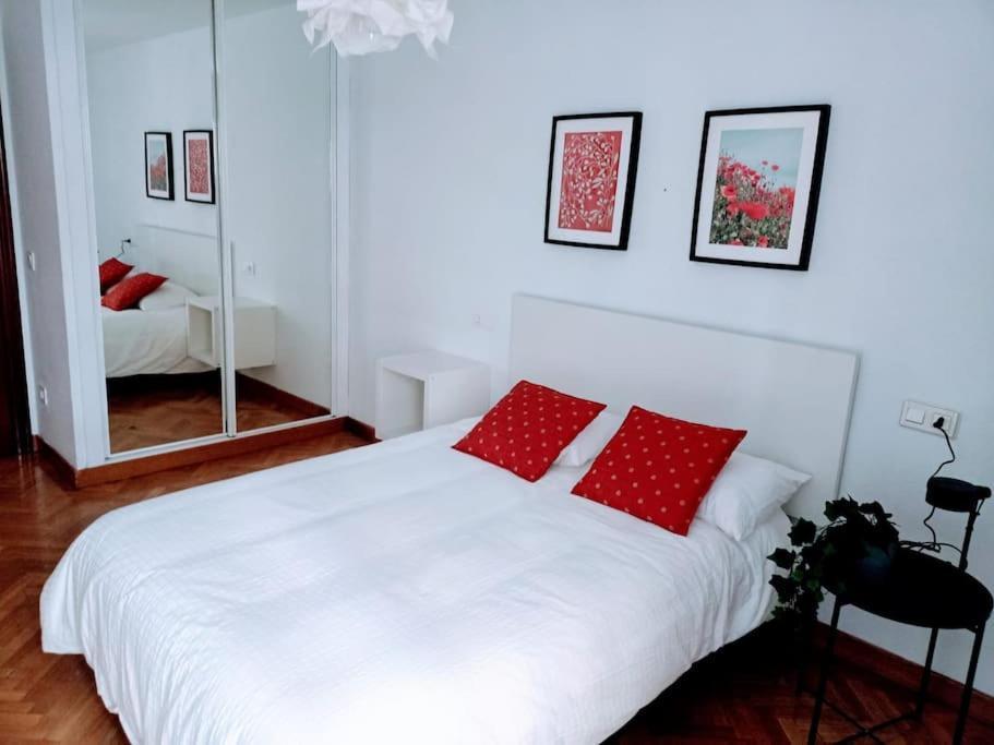 Ferienwohnung Apartamento Entre Estaciones Oviédo Exterior foto