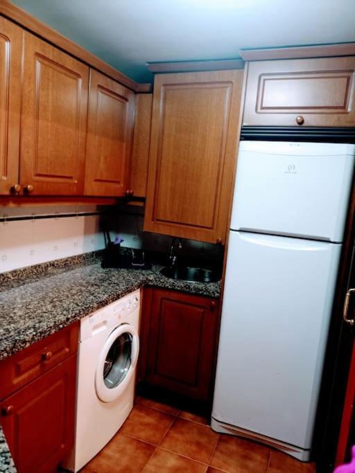 Ferienwohnung Apartamento Entre Estaciones Oviédo Exterior foto
