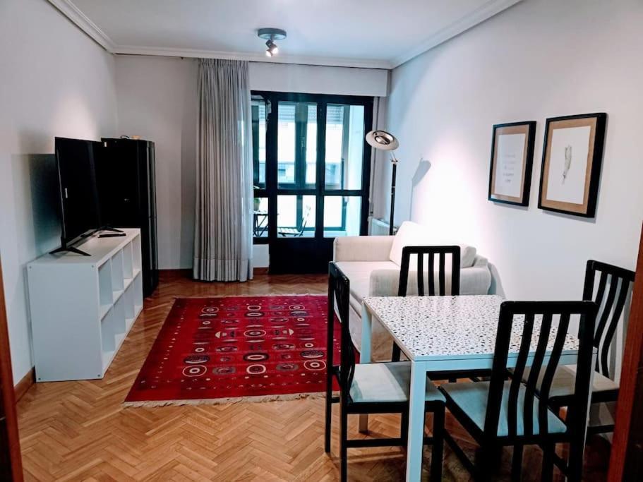 Ferienwohnung Apartamento Entre Estaciones Oviédo Exterior foto